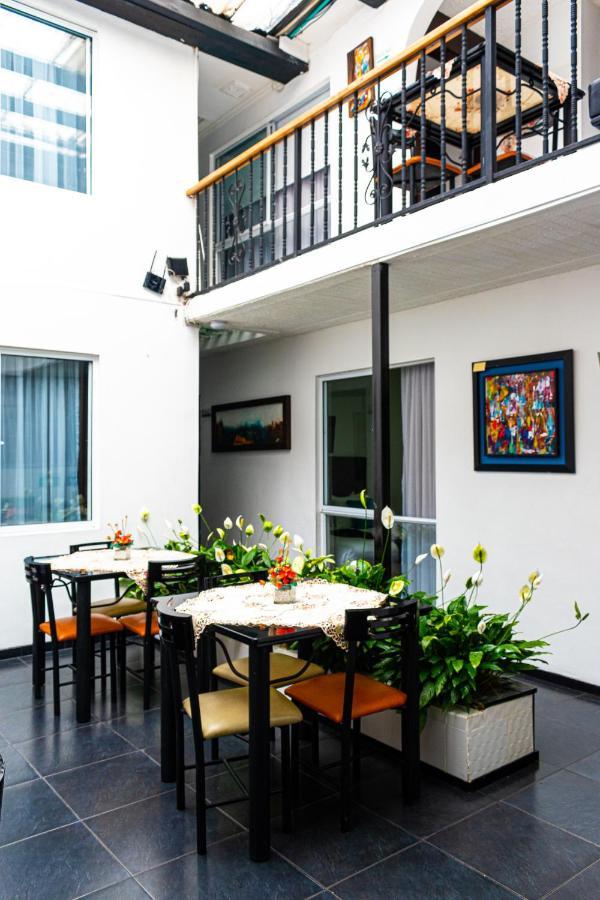 Hotel Central House A 5 Min De La Embajada Americana Bogota Exterior photo